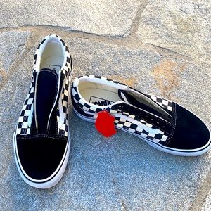 VAN new with BOX ( missing shoelaces ) primary check old school